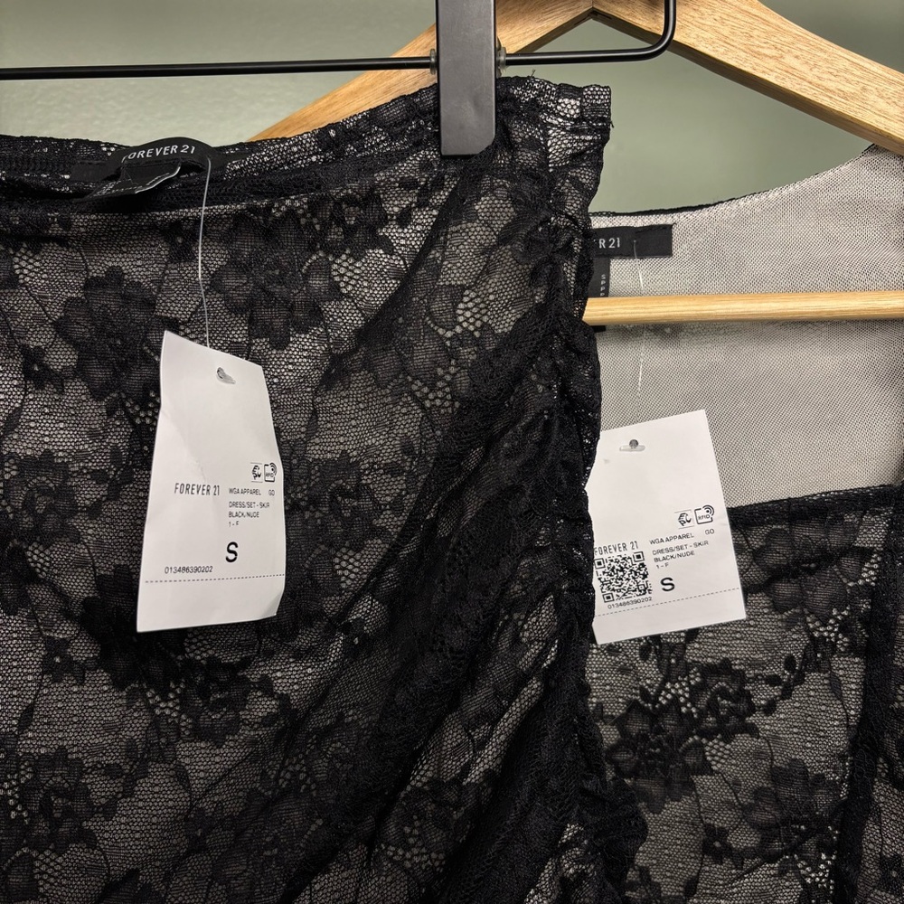Forever 21 Lace Matching Set - Picture 5 of 5